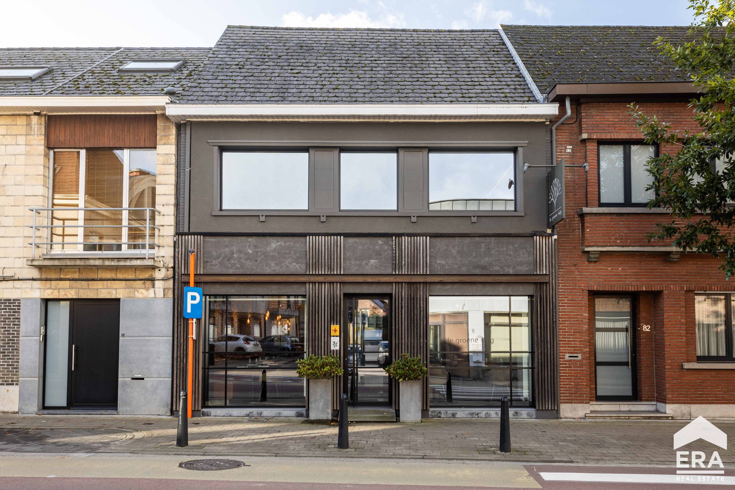 Veelzijdig en gerenoveerd handelspand/restaurant in Aalst - foto 1