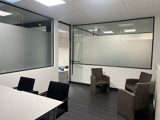 Ces espaces de pratique rénovés à louer sont situés dans un centre médical d'Audenarde, près de la N60.Les salles de pratique sont adaptées...