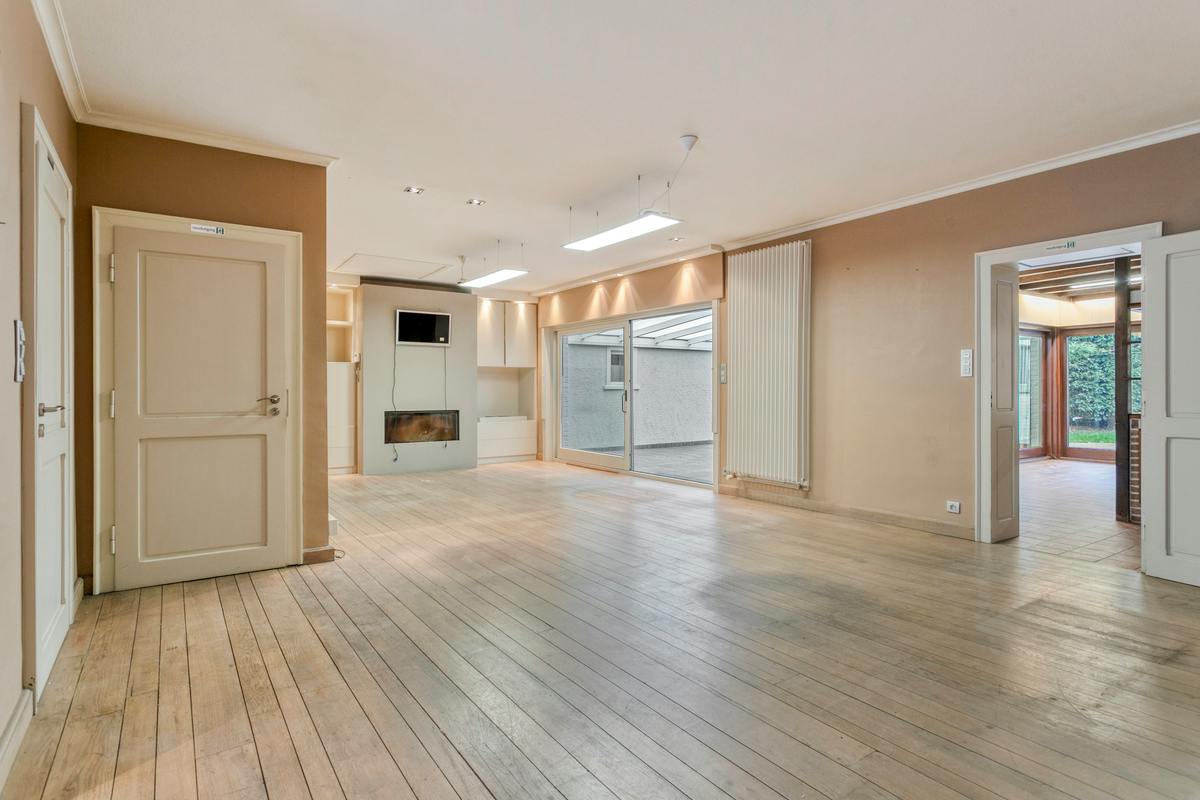 Magazijn van circa 1.285 m² met woning te koop in Bellegem - foto 5