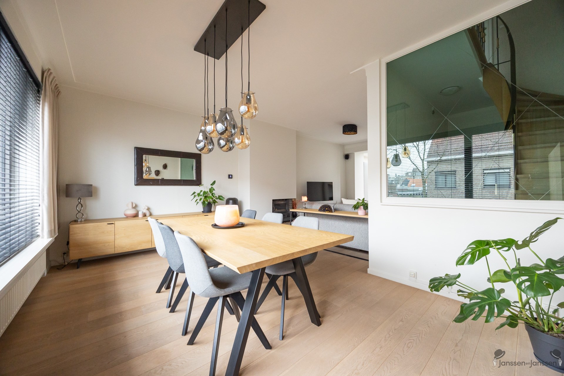 Gezellige woning met 3 slaapkamers en tuin in centrum Brasschaat - foto 2