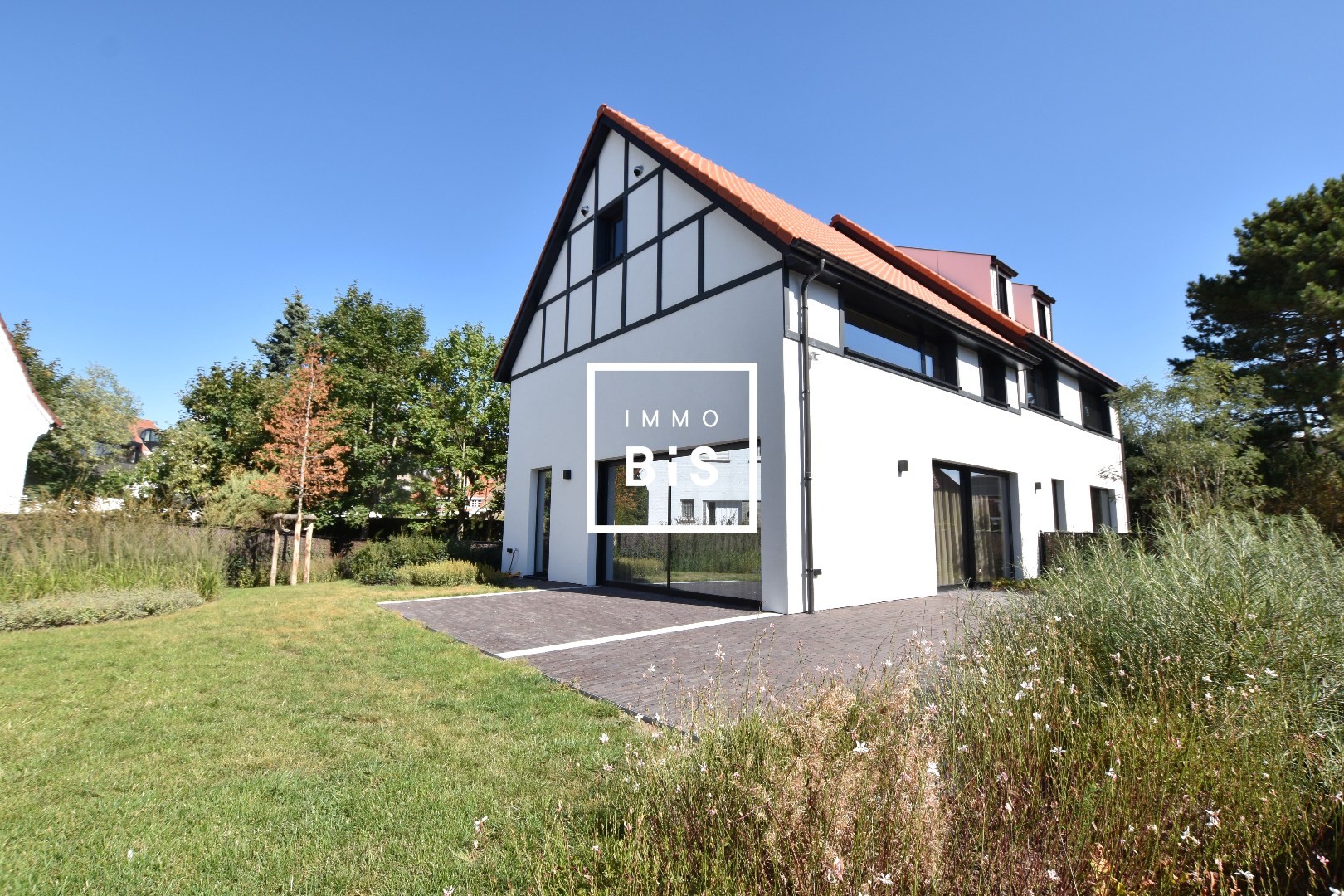 Charmante gerenoveerde villa verscholen in een paadje van het Zoute - foto 2