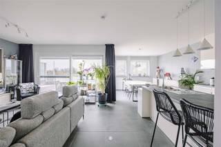 Temse - Bent u op zoek naar een modern, instapklaar appartement in Temse? Dan is dit pareltje zeker iets voor u!Dit appartement is gelegen op de...