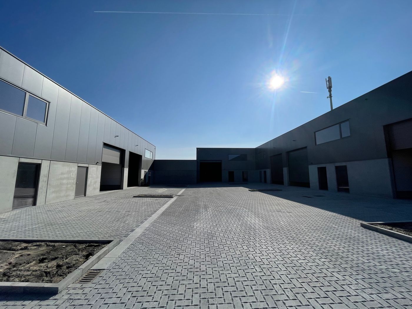 LAATSTE NIEUWBOUW KMO-unit van 384 m² langs Torhoutsesteenweg - foto 3