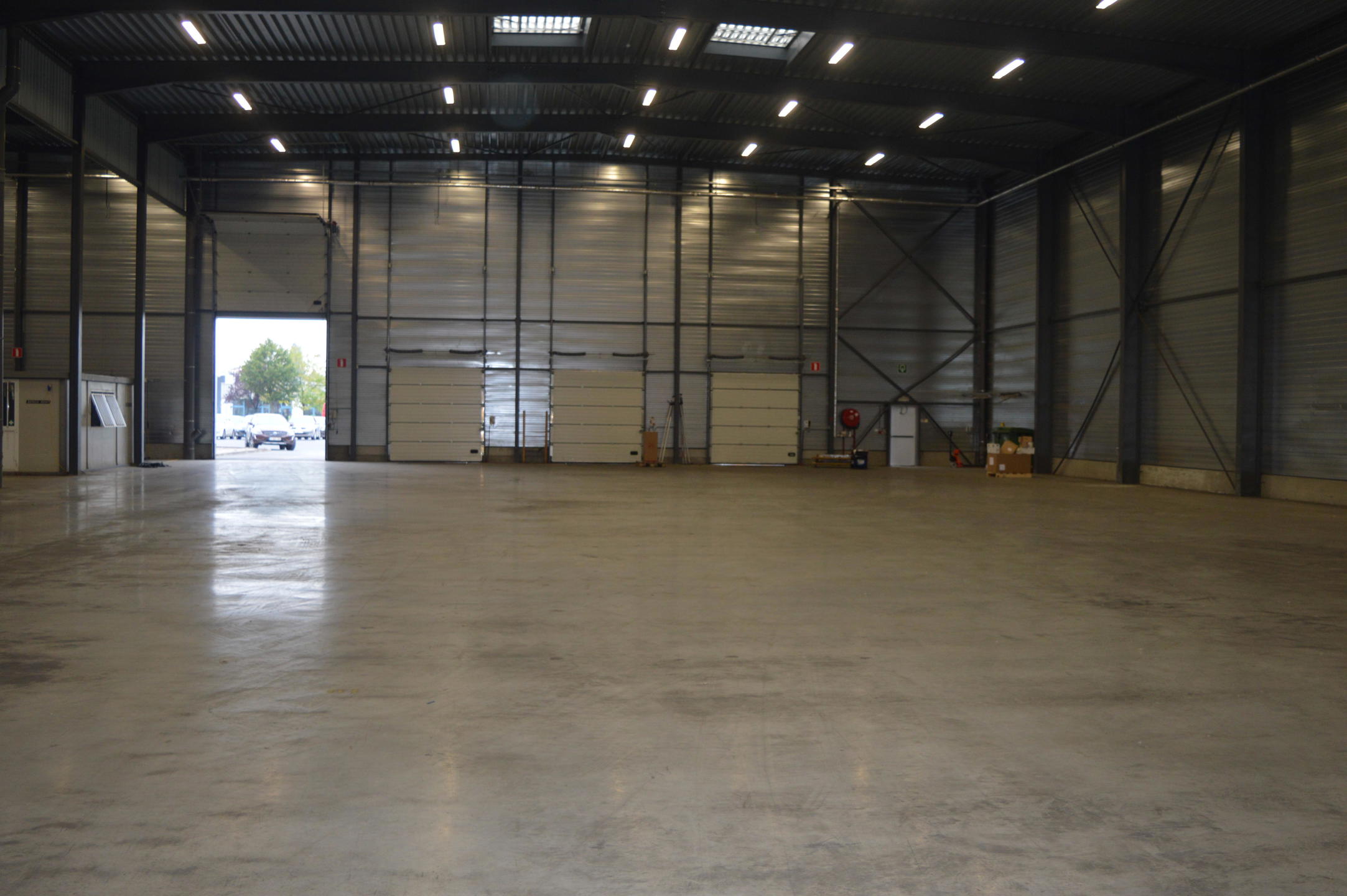 Ideaal logistiek magazijn van 7.663 m² met 1.151 m² kantoren in Zele - foto 4