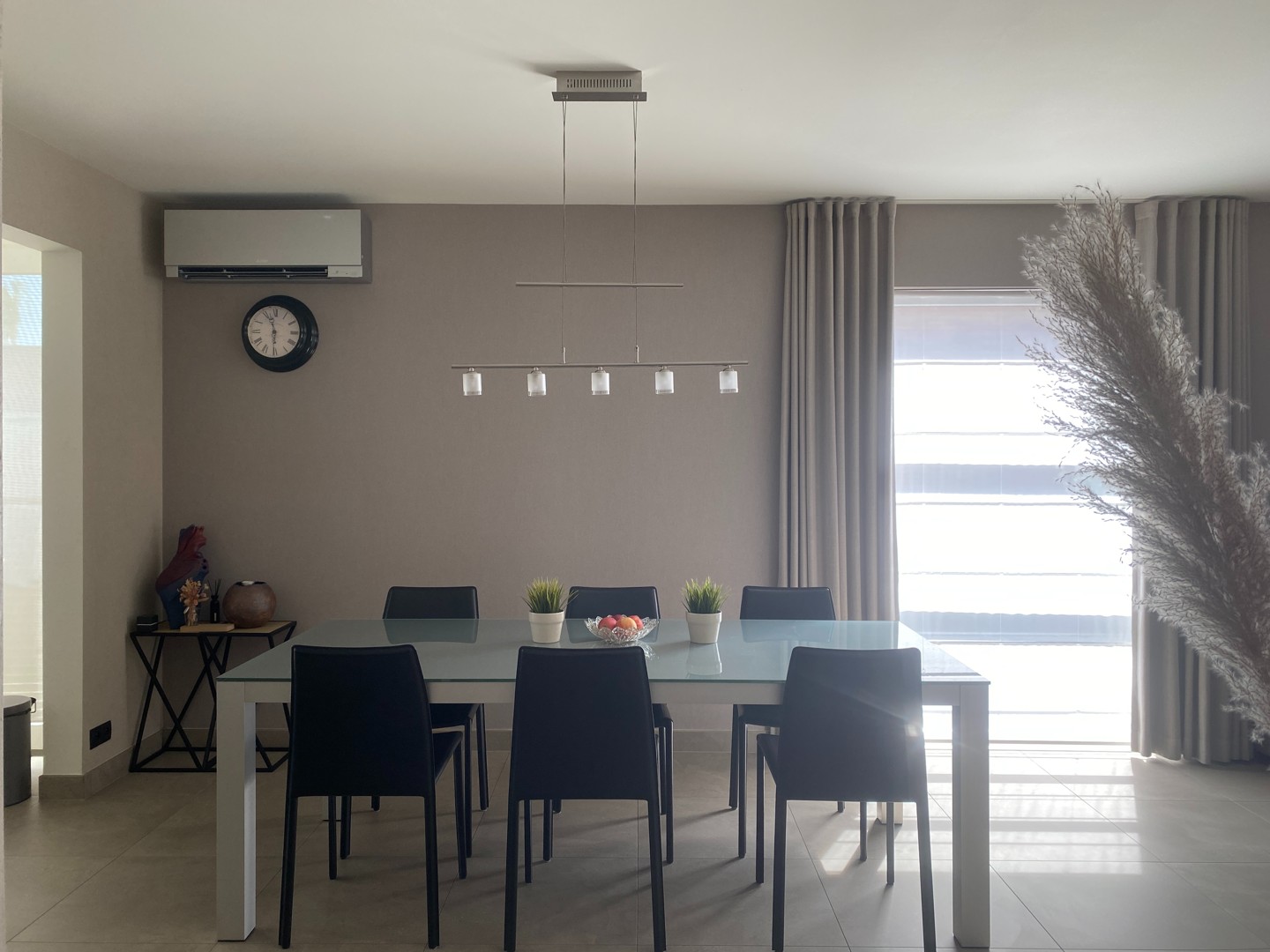 Instapklare, drempelloze gezinswoning met 4 slaapkamers, 2 badkamers en prachtige tuin - foto 4