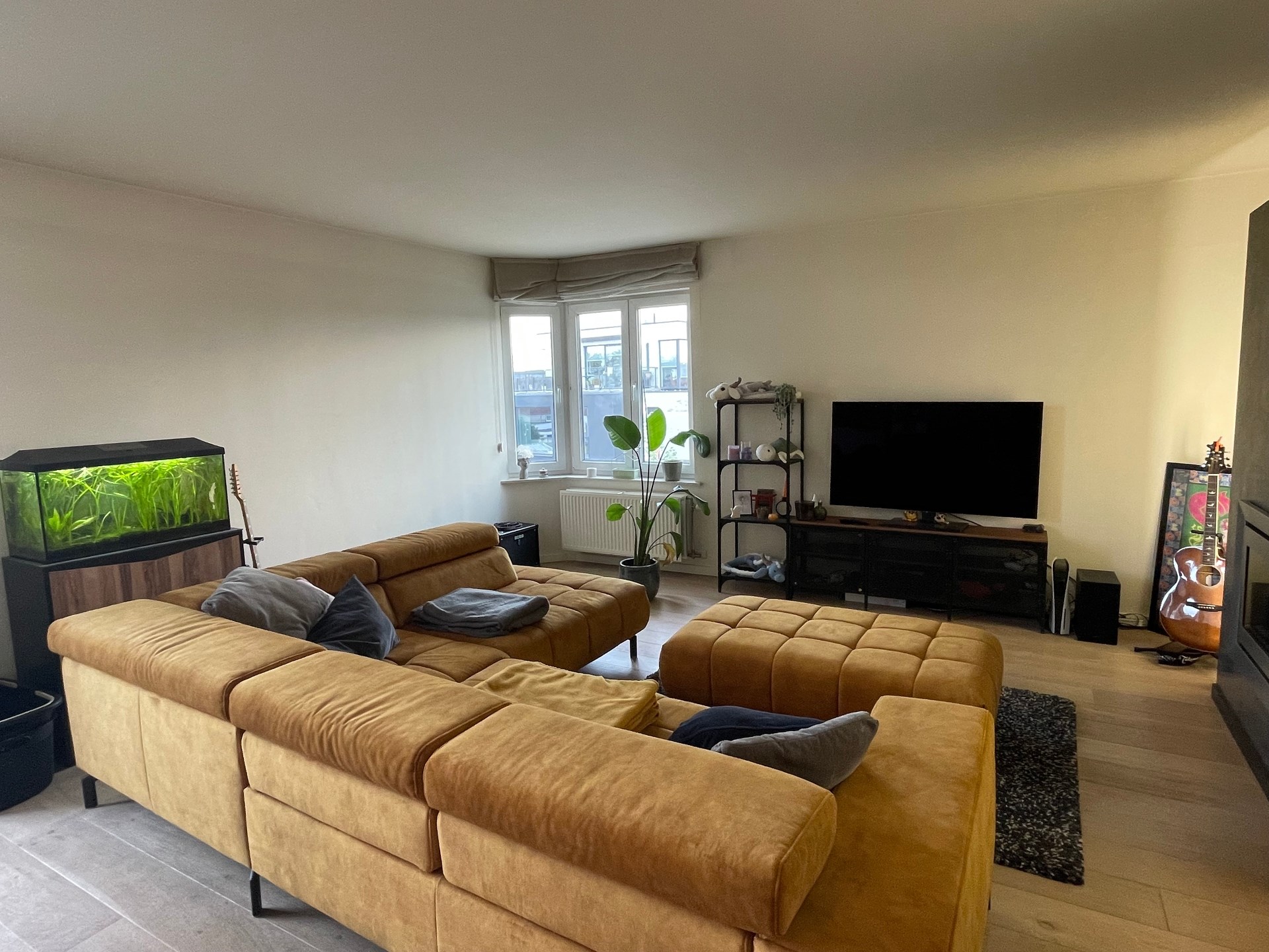 Gunstig gelegen en uitzonderlijk ruim gezellig appartement. - foto 3