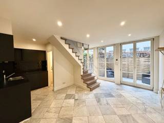 Dit aangename duplexappartement is gelegen in de charmante Sint-Paulusbuurt te Antwerpen. Dankzij de centrale ligging geniet je van een rustige...