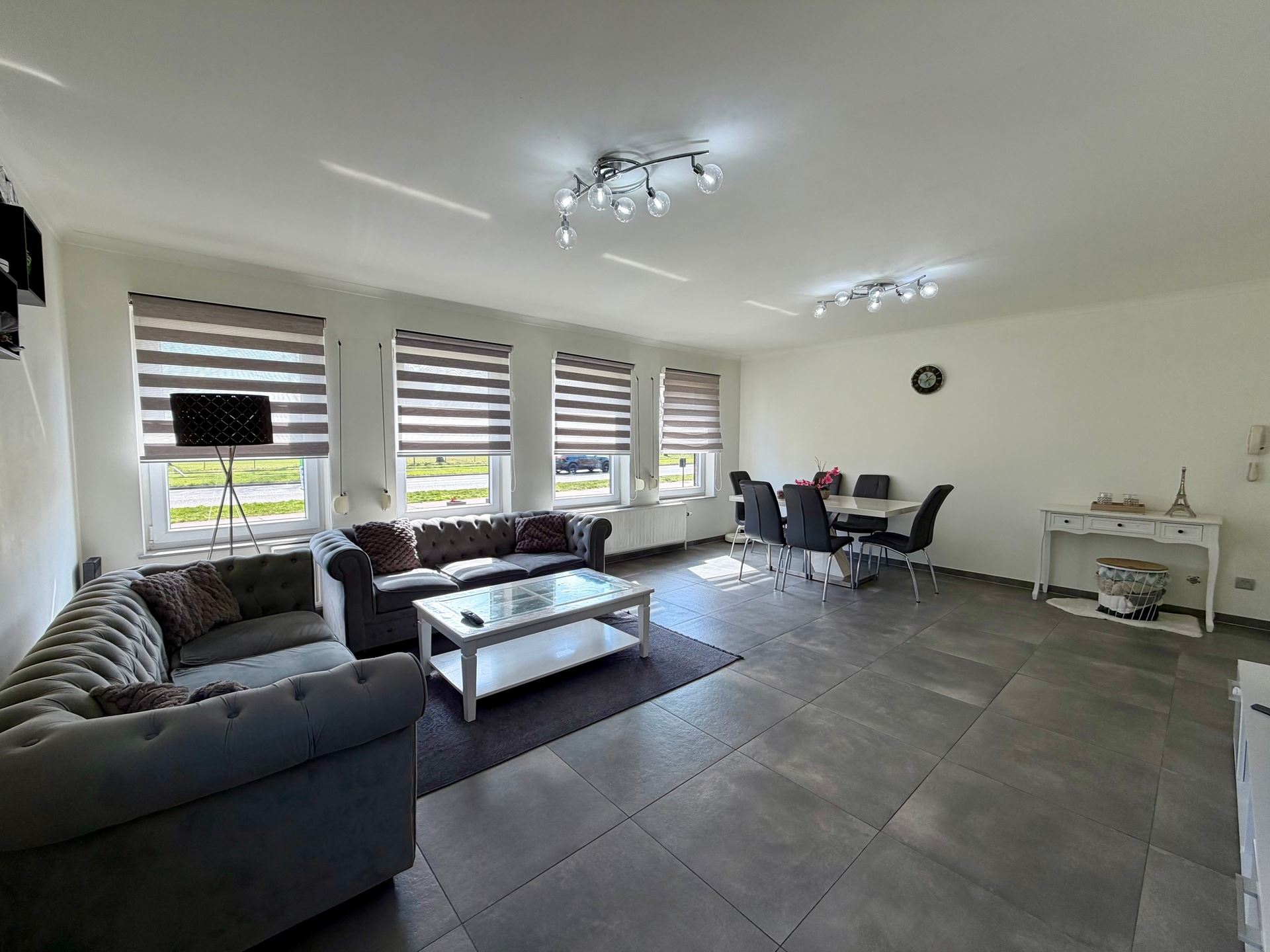 Ruim gelijkvloers appartement met 3 slaapkamers. - foto 5