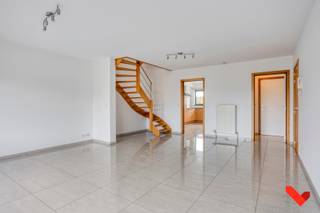 Ontdek dit ruime en lichtrijke duplexappartement met drie volwaardige slaapkamers, gelegen in een rustige straat van Wilsele, op slechts...