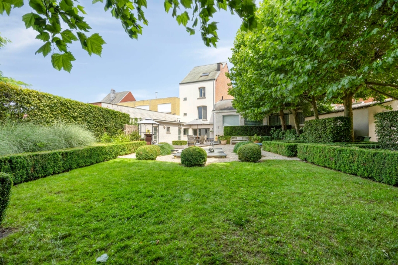 Karaktervolle woning met grote tuin en achteruitweg - foto 5