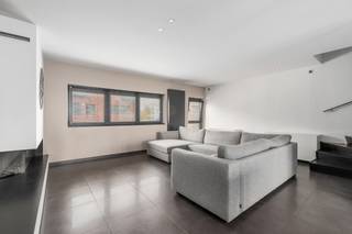 Te koop: modern gesloten appartement in Grootzand, Grembergen, op een centrale locatie nabij scholen, openbaar vervoer en invalswegen.Dit appartement...