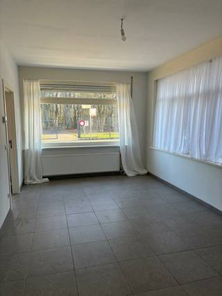 Bezoeken kunnen niet telefonisch ingepland worden, huurprofiel is verplicht: klik op BEZOEK AANVRAGEN via de volgende link: en maak een...