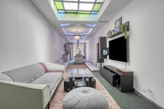 On Walle, in the center of Kortrijk, we find this ready-to-move-in house for sale with 3 bedrooms. With its location near the city and the major access roads. The bright living room, the spacious rooms and the sunny city garden are just a few of the many advantages. LAYOUT: Ground floor: - entrance hall with connection to the first bathroom - bathroom with walk-in shower and toilet - bright living space - recently renovated kitchen with all appliances - nice city garden First floor:- second bathroom with shower, toilet, washing machine connection, double sink - spacious bedroom Second floor:- spacious bedroom with stairs to the attic -third bedroom Details: - compliant electricity! - free parking - close to roads and sports facilities Would you like more information about this property or would you like a site visit? Contact Alissia Dewitte (0472 18 64 21 - alissia.dewitte@dewaele.com)