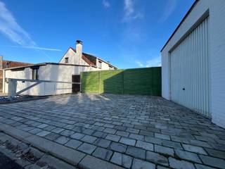 In een uitzonderlijk rustige en groene omgeving, gelegen in een doodlopende zijstraat, bevindt zich deze charmante woning aan de Edingsesteenweg...