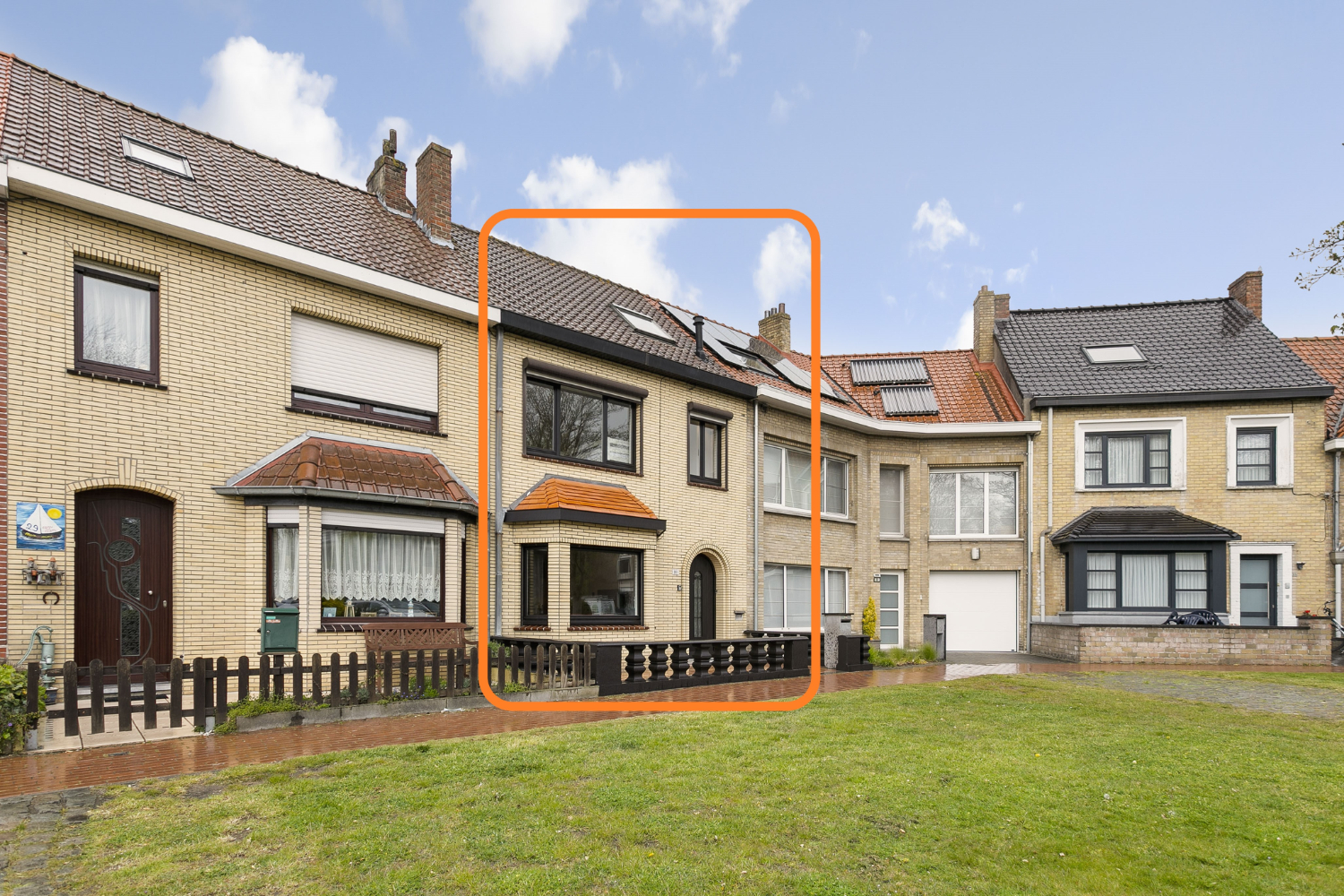 Modern gerenoveerde woning met 2 slaapkamers ( + 2 slaapkamers extra mogelijk) in De Panne - foto 1