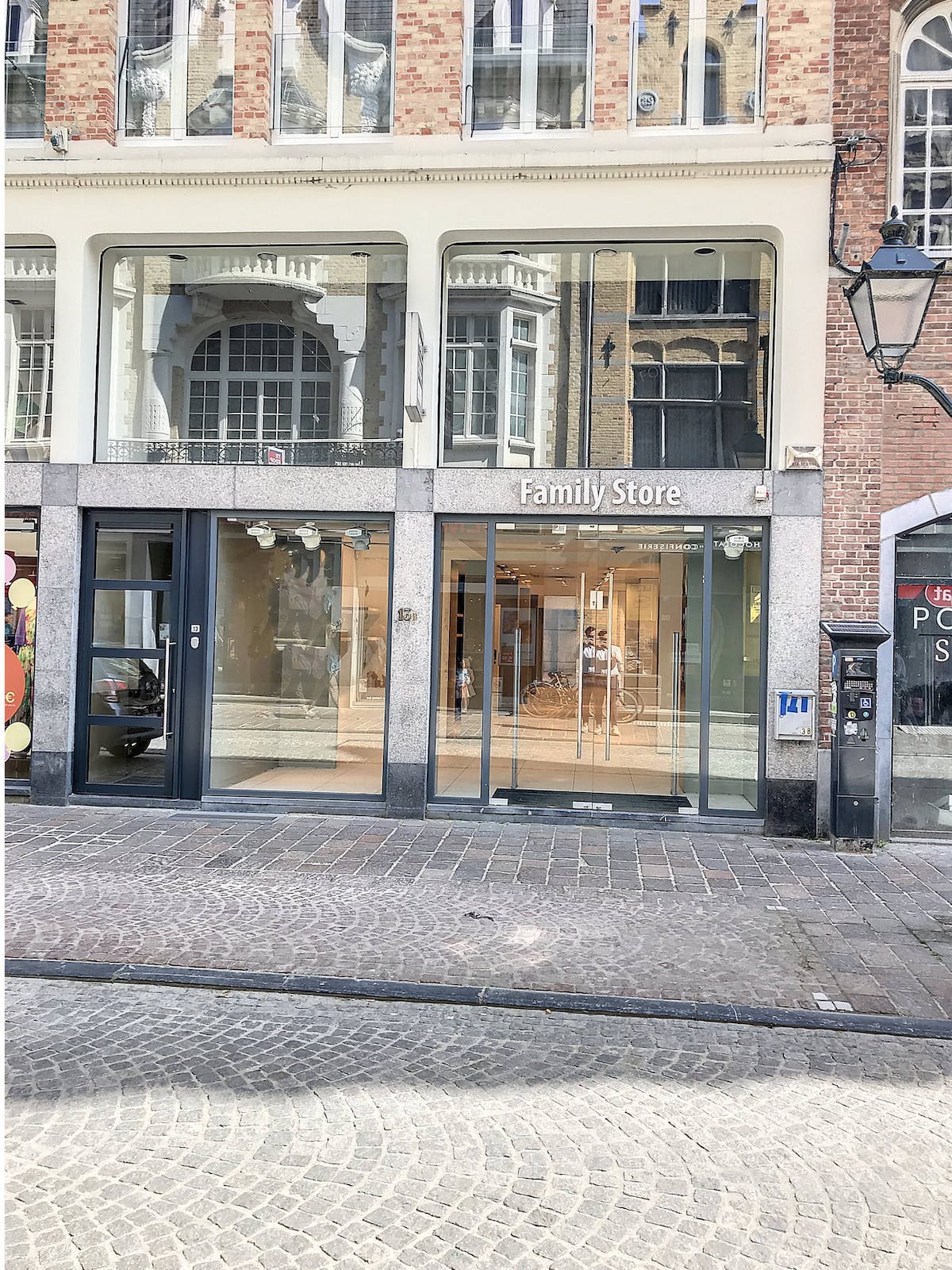 Commercial property for rent in Ypres - photo 1