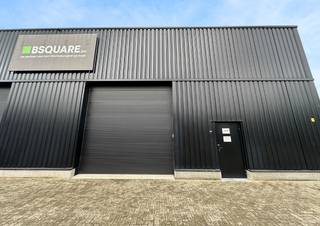 Welkom in Aarschot! Langs de 9de Liniestraat kan je deze ruime loods terugvinden. Een bereikbare ligging inclusief enkele parkeerplaatsen. De loods...