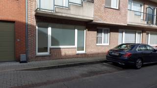 Dit instapklaar appartement is gelegen in het centrum van Koekelare, op wandelafstand van de winkels, scholen, ...Geen bijkomende syndic kosten...