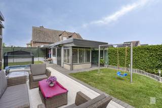 Unieke kans in Haasdonk!Ontdek deze veelzijdige woning met een zeer gunstig EPC-label (A), ideaal gelegen in een rustige, maar centrale omgeving te...