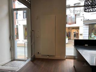 Nieuw: winkelruimte of kantoor met ruime kelder in winkelstraat. De Kapelstraat staat gekend voor klassevolle winkels met gevestigde waarden en...