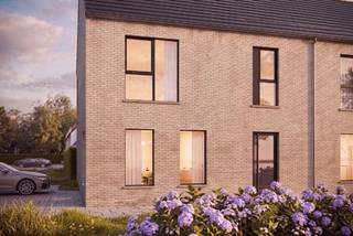 VASTE PRIJS - ENERGIEZUINIG - ALL IN AFWERKING OP MAAT! In deze gezellige verkaveling vlakbij het kloppende hart van Stekene worden 8 nieuwbouwwoningen gebouwd. Deze halfopen nieuwbouwwoning (lot 79) wordt gebouwd op een perceel van 187m2. De woning heeft een strak modern ontwerp en geniet van een optimale planindeling! Op het gelijkvloers is er een inkom met gastentoilet, een open leefruimte en een praktische wasplaats. Op de eerste verdieping bevinden zich 3 slaapkamers en een badkamer met bad + inloopdouche. De praktische zolder is toegankelijk met een uitschuifbare zoldertrap. De woning is voorzien van ULTRA energiezuinige technieken zoals een warmtepomp met vloerverwarming, regenwaterrecuperatie van 10.000L, ventilatie met warmterecuperatie, super isolerende beglazing, zonnepanelen,... Kom jij hier binnenkort thuis? Contacteer de bouwadviseur Ewout om meer informatie te ontvangen: 0497 588 888 - contact@huysmanbouw.be