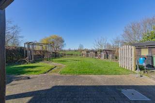 EERSTE BEZOEKMOMENT ZONDAG 15/3 VAN 10u TOT 14u (ENKEL OP AFSPRAAK !!)Deze perfect onderhouden 4-gevelwoning in fermettestijl is ideaal gelegen op de...