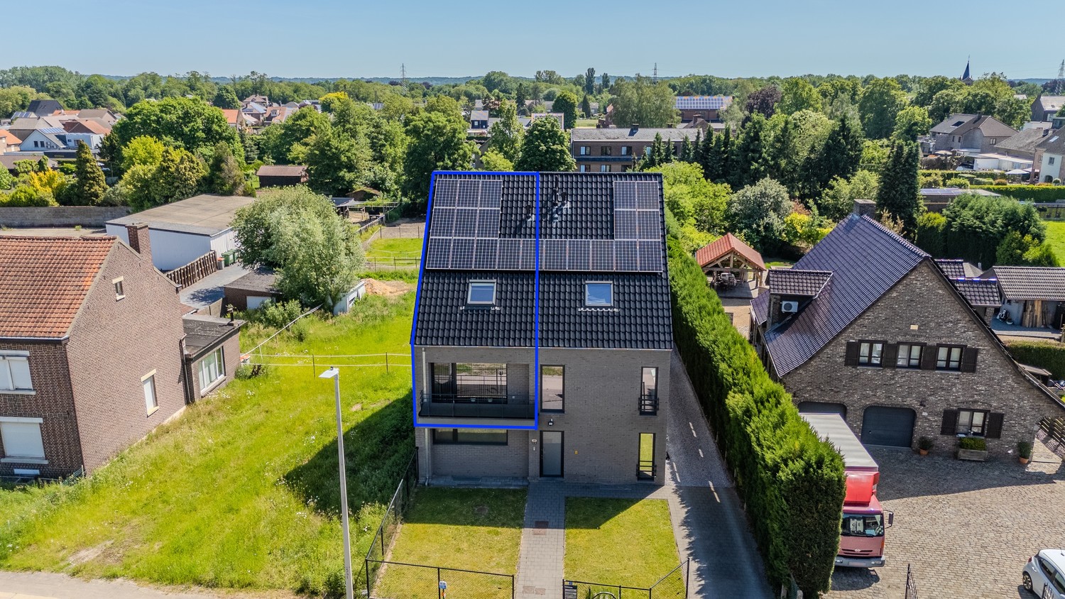 Ruim duplex-appartement met twee slaapkamers, terras en autostaanplaats in Neerharen-Lanaken - foto 3