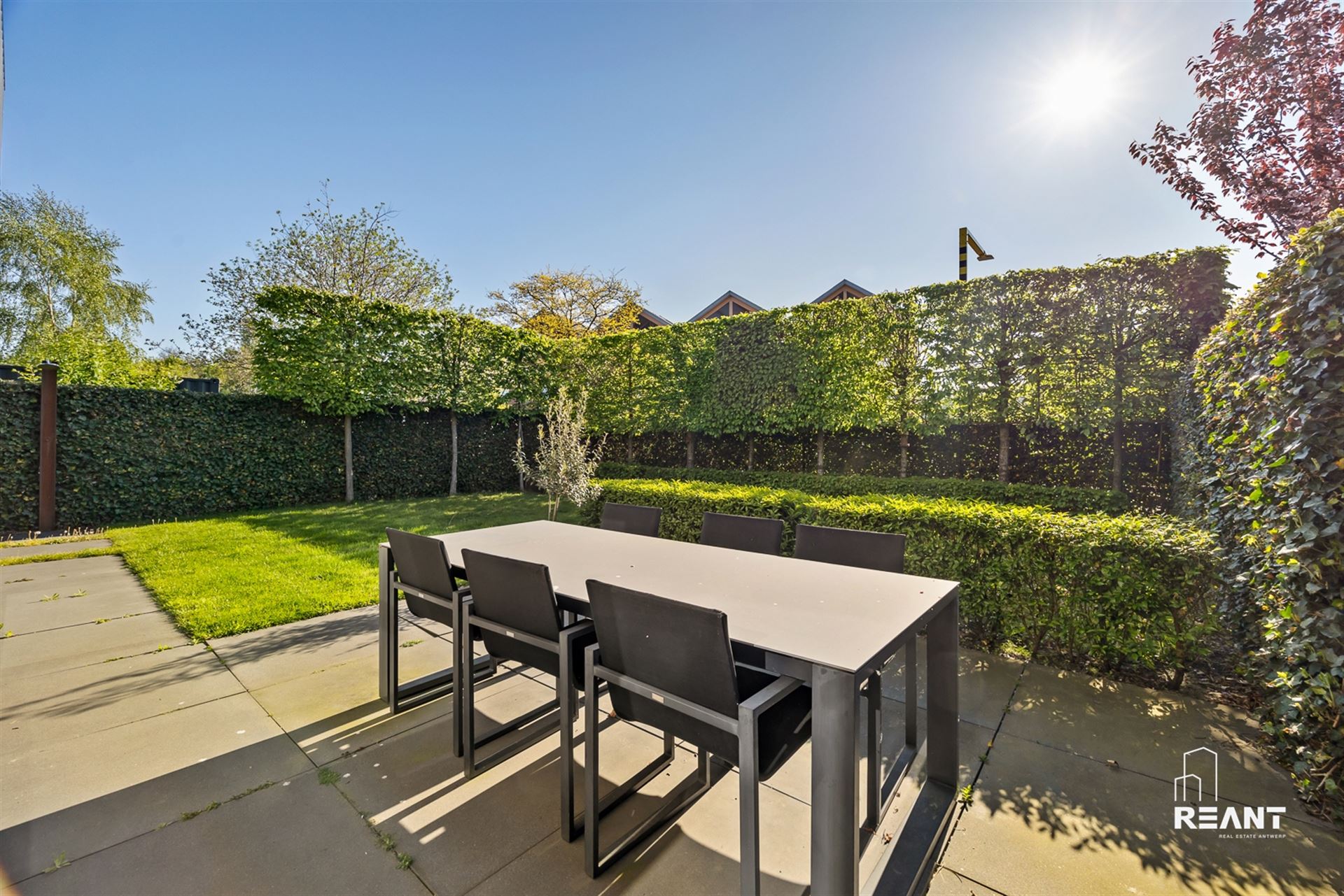 Instapklare woning met 4 slaapkamers, tuin en garagebox. - foto 3