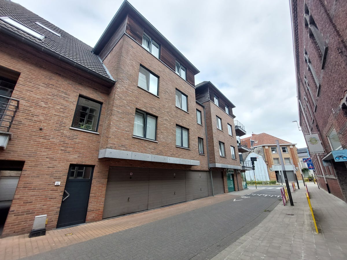 Garagebox te koop in hartje Rumbeke - foto 3