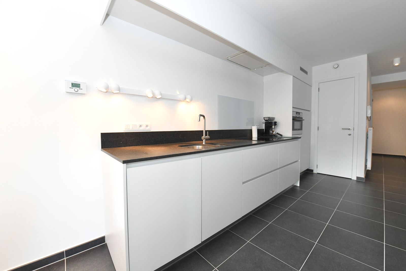 Modern appartement met zonnig terras op een zucht van het strand - foto 5