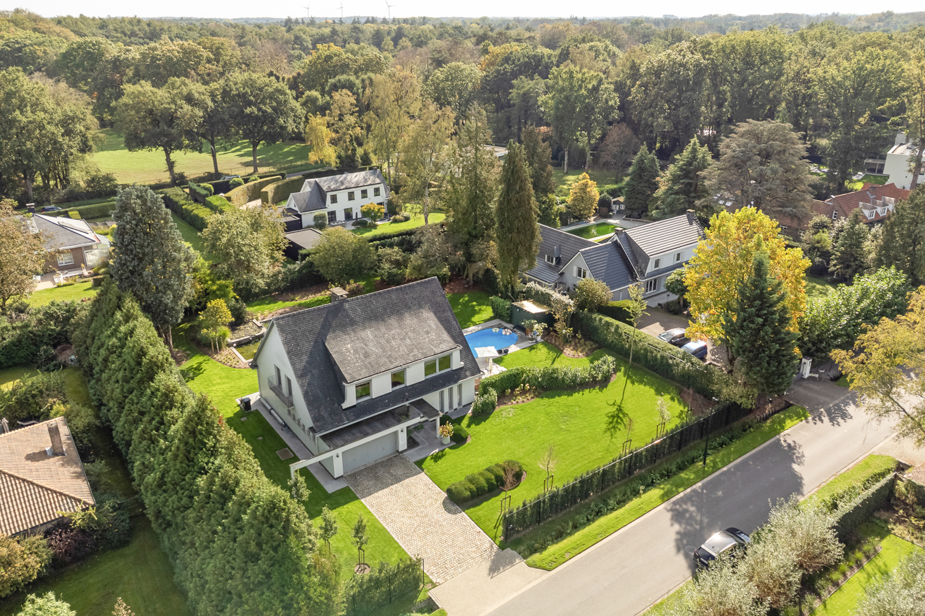 Ruime villa met zwembad op toplocatie in 's Gravenwezel - foto 1
