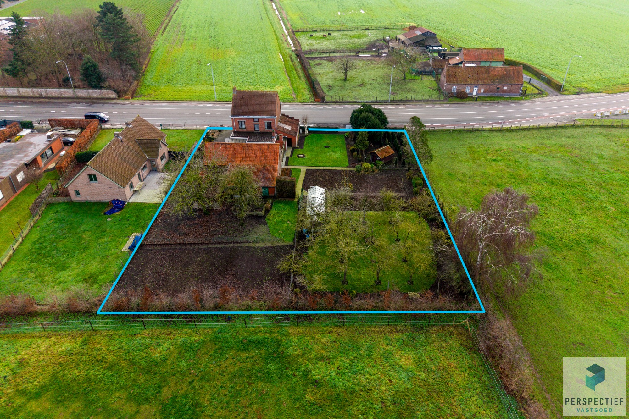 LANDELIJK GELEGEN WONING met SCHUUR  - BOOMGAARD - TUIN &amp; MOESTUIN op 2138 m² - foto 2