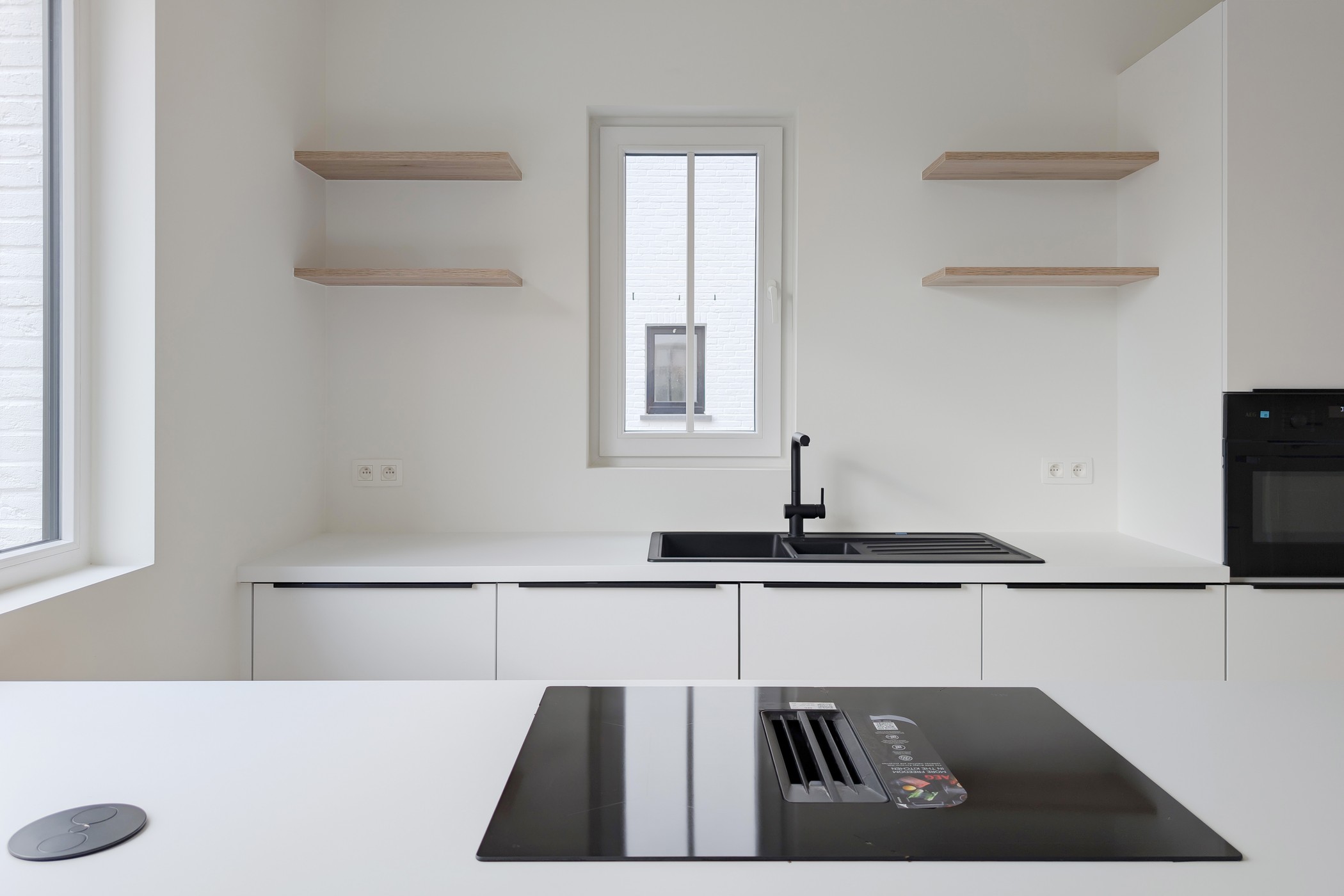 Move-in ready BEN home in a prime location! - photo 4