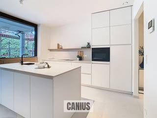<p><span>Wonen in Tuin der Broeders?</span></p><p><span>Is kiezen voor de meest centrale ligging in hartje Sint-Truiden. </span></p><p><span>Door de succesvolle verkoop van fase 1 (60% verkocht – werken reeds gestart), nu ook verkoop fase 2.</span></p><p><span> </span></p><p><span>Tuin der Broeders is een project waar twee werelden elkaar ontmoeten. Zo kan men op de site genieten van de stilte in een oase van groen. Dit in combinatie met het bruisende stadsleven dat lonkt om de hoek. De site straalt authenticiteit &amp; kwaliteit uit. Dit alles met het oog op duurzame stadsontwikkeling. </span></p><p><span> </span></p><p><span>Ontdek de verschillende types van appartementen met twee slaapkamers in Tuin der Broeders en dit vanaf € 370.000 euro excl. kosten.</span></p><p><span> </span></p><p><span>Troeven: </span></p><p><span>- Afwerking naar eigen smaak</span></p><p><span>- Een nieuwe site in een groene omgeving</span></p><p><span>- Divers aanbod aan BEN appartementen</span></p><p><span>- Inpandige terrassen die een prachtige verlenging van uw leefruimte vormen</span></p><p><span>- Parkeergelegenheid op dit site door aanwezigheid van een ondergrondse auto- en fietsparking. </span></p><p><span>- Mogelijkheid om te genieten van 6% btw, nu ook voor investeerders (*indien men aan de voorwaarden voldoet).</span></p><p><span> </span></p><p><span>Nieuwsgierig naar dit project? </span></p><p><span>Kom kennismaken en ontdek het volledige aanbod van Tuin der Broeders?</span></p><p><span>Contacteer uw lokale makelaar, Canius Real Estate via telefoon 011 74 12 36 of via mail <span>info@canius.be</span></span><span> en maak een afspraak in ons kantoor nabij de site.</span></p><p><span> </span></p><p><span>*Deze gegevens zijn louter ter informatieve titel. De vermelde oppervlaktes zijn slechts indicatie. Canius Real Estate kan niet verantwoordelijk gesteld worden voor de juistheid van de aan haar verstrekte gegevens. </span></p><p><span> </span></p><p><span> </span></p>