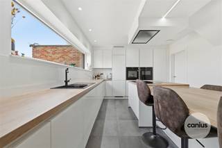 MAISON ÉLÉGANTE ET ÉCONOME EN ÉNERGIE AVEC ASCENSEUR, 3 CHAMBRES ET UN BEAU JARDIN PRÈS DU CENTRE DE LANDENVous êtes à la recherche d'une maison...