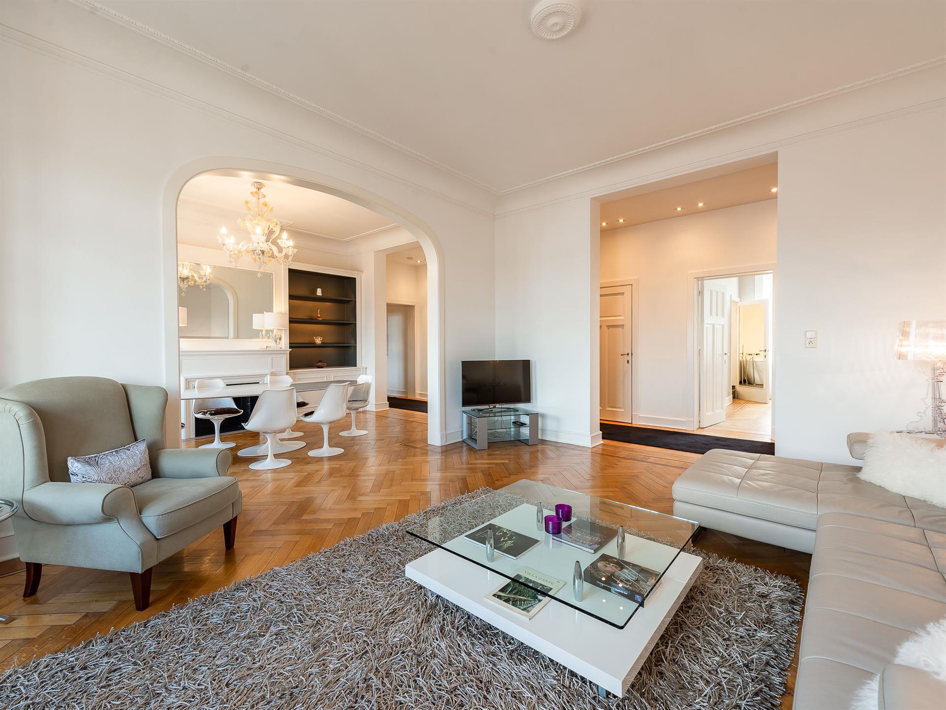 Apartment for rent in Schaerbeek with 2 bedrooms - photo 3