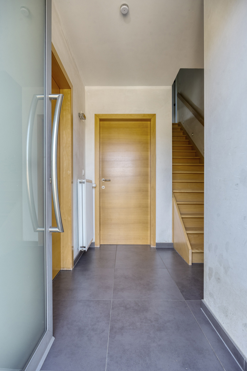 Instapklare HOB met 5 kamers + bureau, en aangename tuin! - foto 4
