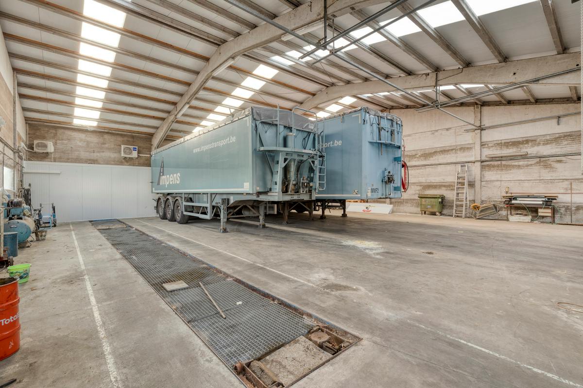 Kantoor met loods en apart sanitair blok - foto 4