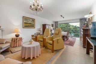 RESIDENTIE STEENDAM: Uiterst gunstig gelegen ruim appartement van 115m² in het centrum van Izegem met zicht op park Steendam. Recent...