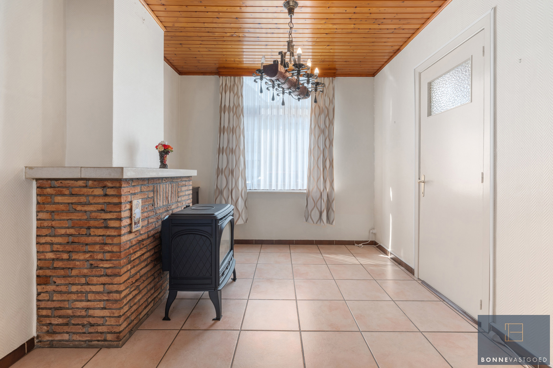 Half vrijstaande woning met fietspoortje en tuin - foto 4