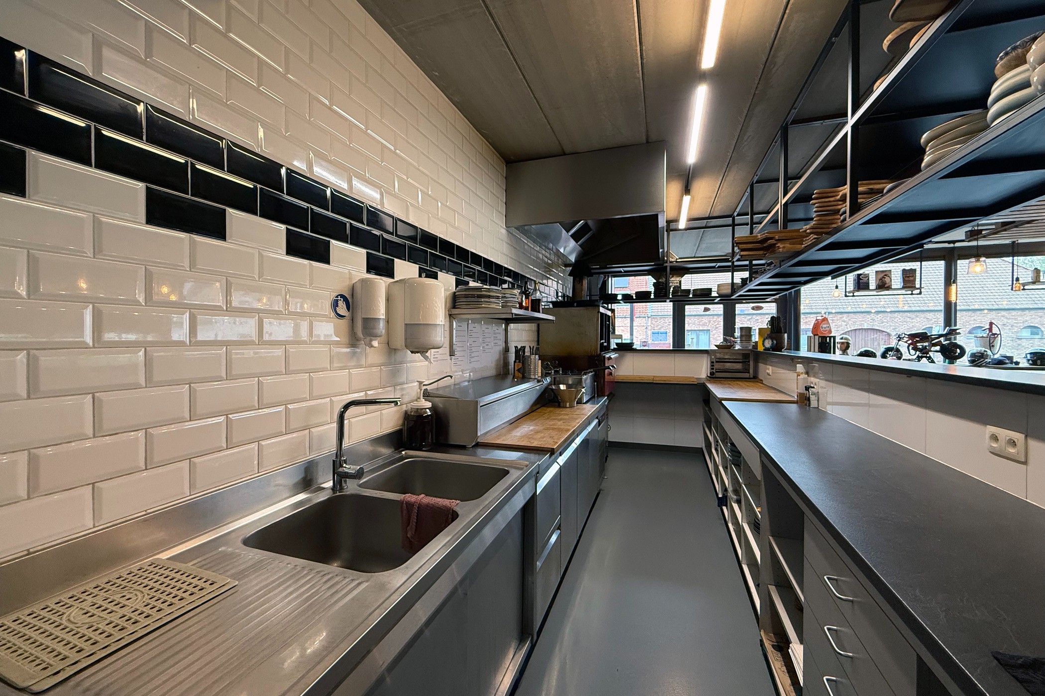 Uitzonderlijk veelzijdig handelspand 266m² met prachtig duplexappartement 237m² te Merelbeke - photo 5