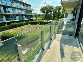 Knap afgewerkt doorloop appartement op rustige ligging aan de Veurne vaart in Nieuwpoort-stad. Het appartement is recent van 2018 en biedt...