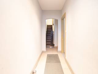 Bent u op zoek naar een gerenoveerde woning met twee slaapkamers, een werkplaats en een ruime tuin boordevol potentieel? Dan is deze woning op...