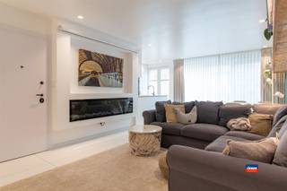 2100 DEURNE-ZUID | TOTALLY RENOVATED DUPLEX APARTMENT WITH 3 BEDROOMS, 2 BATHROOMS, GARAGE AND GARDEN | EPC B | On the second floor you enter into a...