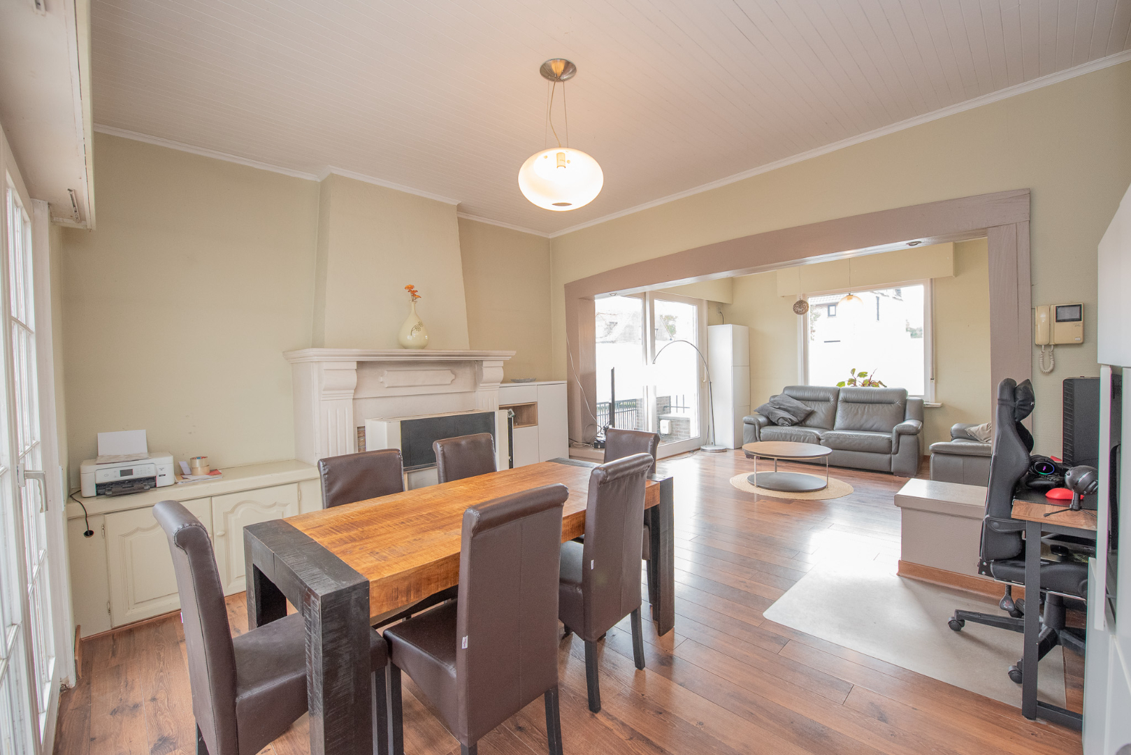 Halfopen bebouwing met 2 slaapkamers op groot perceel van 1305 m² - foto 4
