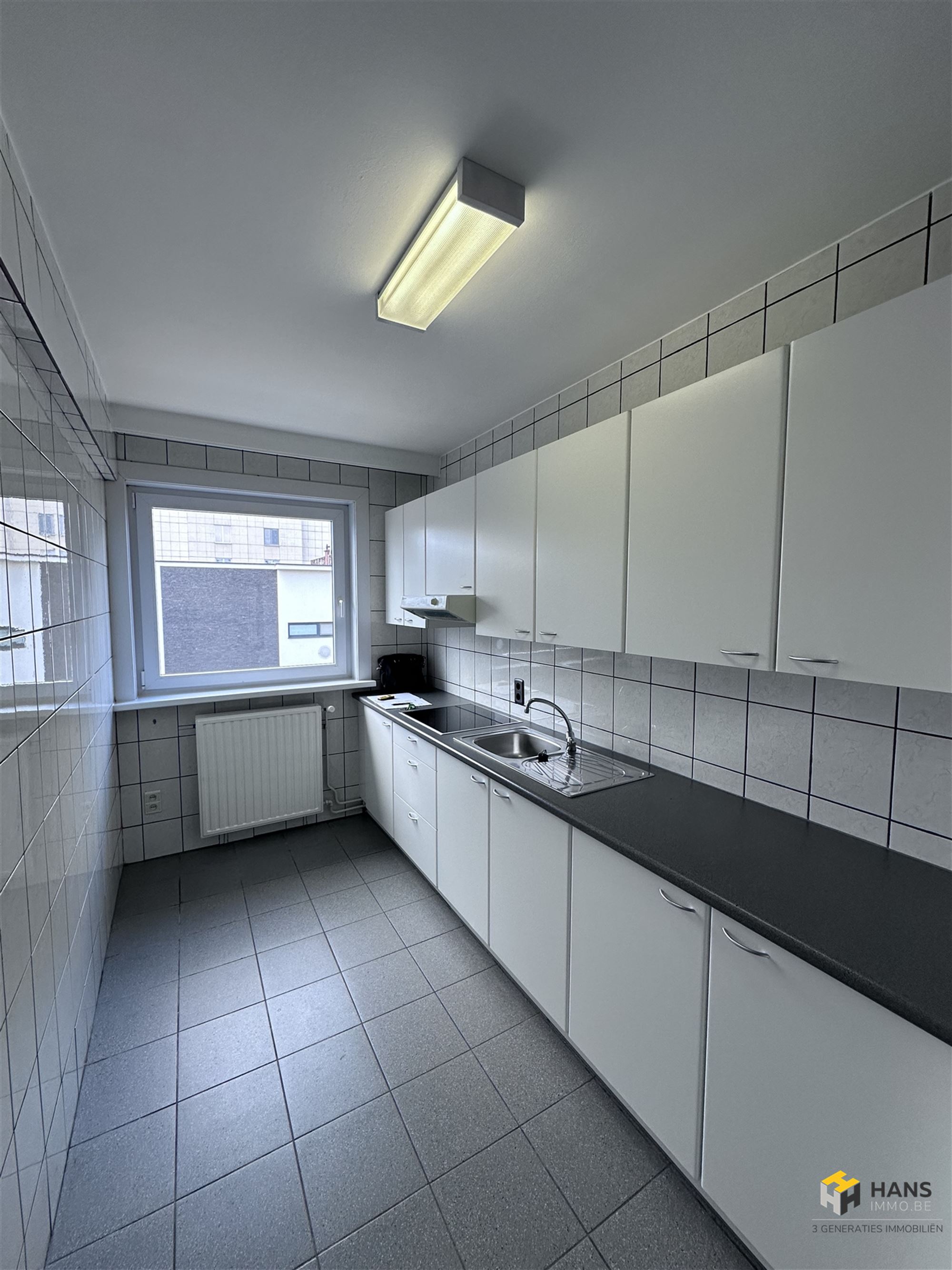 Verzorgd appartement (92 m²) met 2 slaapkamers en terras in Borgerhout. - foto 4