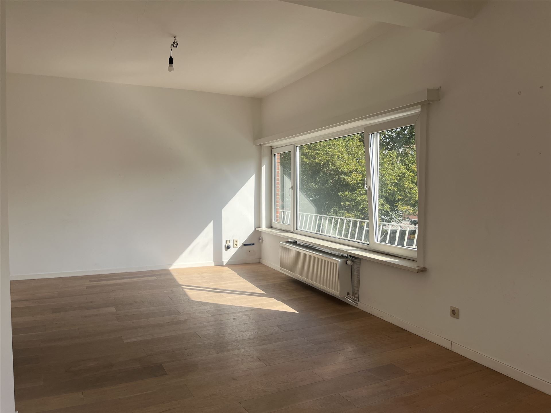 Opbrengsteigendom met 2 app en 2 garageboxen - foto 3