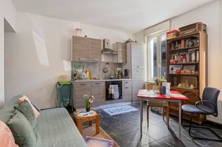 immo DAVID stelt voor: opbrengsteigendom bestaande uit 3 appartementen.Dit pand omvat drie volledig gerenoveerde appartementen, elk met eigen...