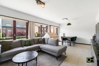 Op zoek naar een charmante woning met ruimte, licht en potentieel? Deze vrijstaande bungalow is rustig gelegen in het landelijke Merendree,...