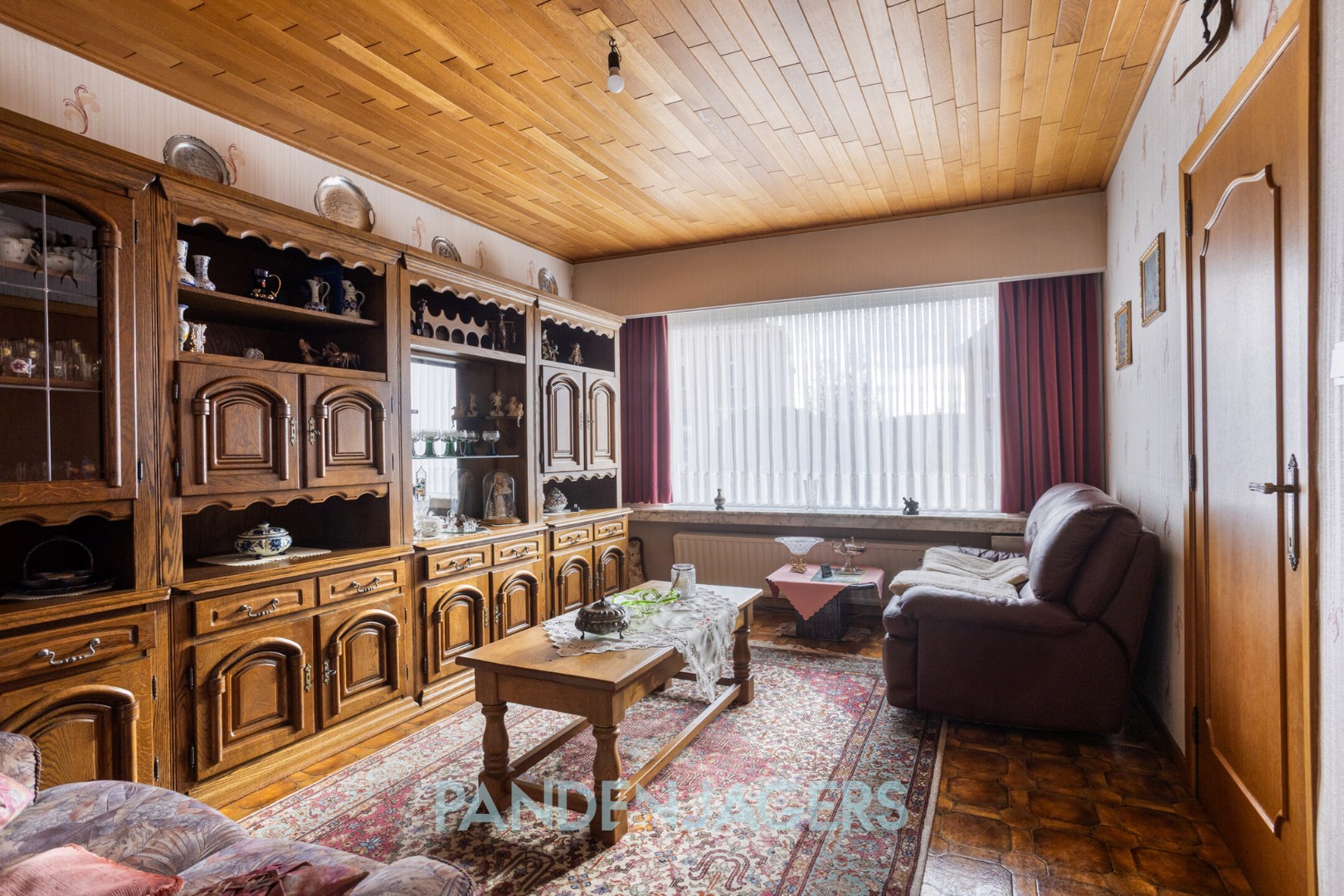 Ruime woning met zij-ingang en achterliggende garage te OLVW - foto 2